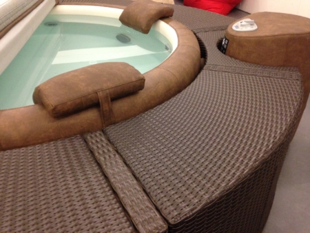 Polyrattan Komplettumrandung für Softub – Bild 4
