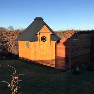 Sonderegger Wellness Whirlpool Sauna Gartenhaus Gerätehaus