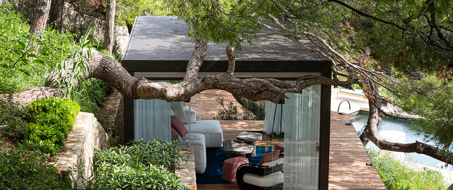 Lodge Pavillon verglast im Garten